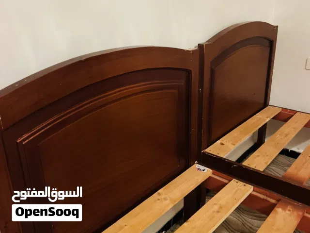 2 اسرة خدمة يدوية بسدتهم مستعملات 6 اشهر فقط للبيع بنص سعر الشراء الزوز ب 400 فقط