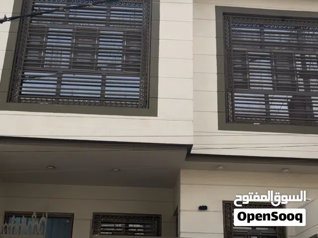 بيت للبيع حي المهندسين قرب شارع الرمل مجاور للركن