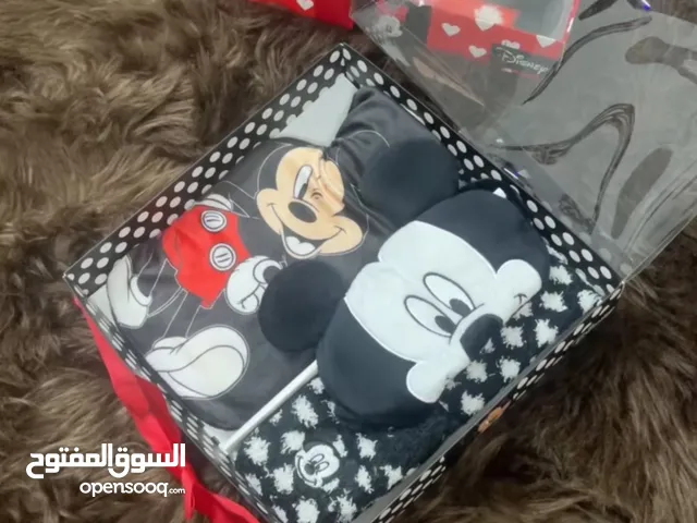 جرابين طوال بشكل جميل غطاء عيون للنوم المناسب كربة للتخفيف بعض الالام.