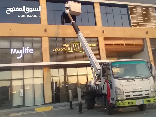 تنظيف واجهات زجاج وكلادينج ولوحات محلات تجارية للفنادق والمطاعم والعمائر وشركات واجهات فلل في الرياض