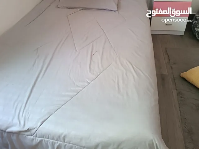 غرفه نوم بنات بحاله ممتازه للبيع