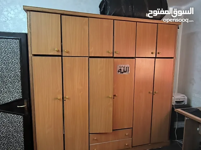 خزانة ملابس طابقين بحالة جيدة