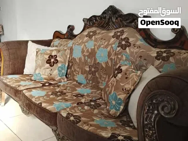 طقم كنب بحالة جيدة