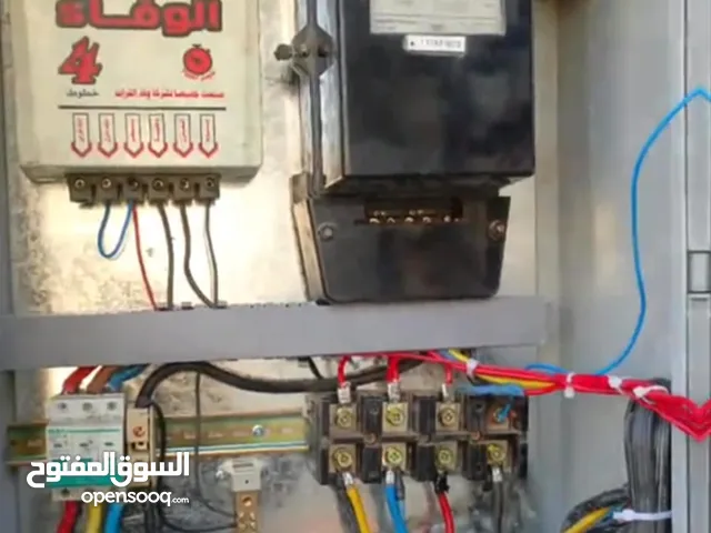 كهربائي متخصص في جميع تاسيسات الكهرباء والاعطال الكهربائيه