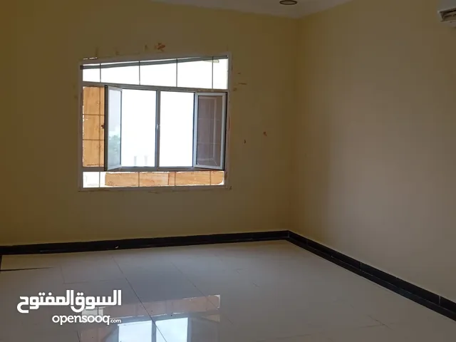 الفارسي4-غرفة صالة للموظفين والطلاب في الخوض السادسة قريب جامع حي المعرفه