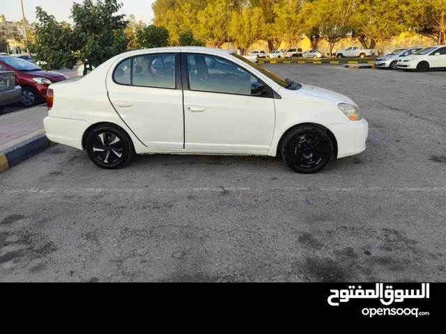 Toyota echo 2004