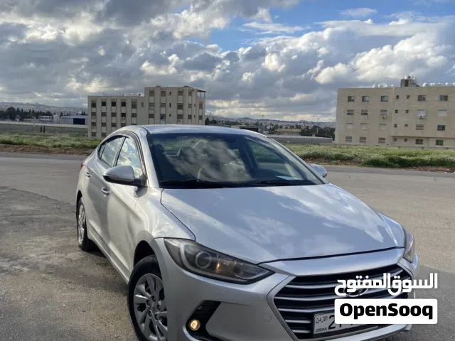 2017, هيونداي, النترا, Standard