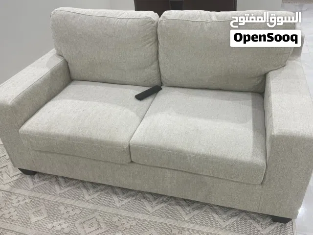 كنب للبيع حق صالة مع طاولته وزوليته