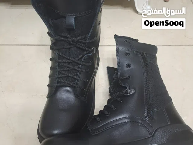 بسطار جديد مقاس 42 مع سحاب