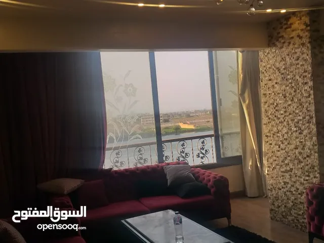 شقه للايجار مفروشه المنصورة على المشايه السفليه