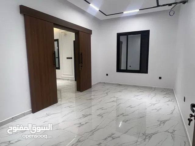 267 m2 More than 6 bedrooms Villa for Rent in Al Madinah Ad Difa
