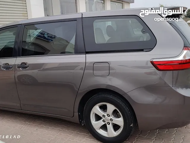 Toyota Sienna 2017 in Al Batinah
