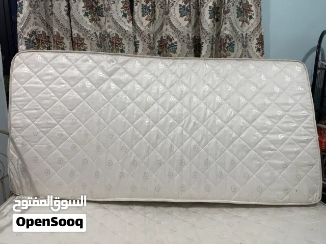 مرتبتين مستعملين للبيع