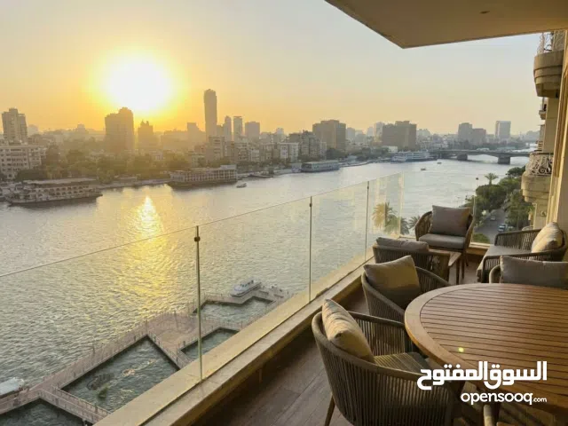 وحدة فندقية متشطبة ومفروشة عـ كورنيش النيل بالتقسيط ومتأجرالك شهريا ب 120ألف بعقد موثق 100%