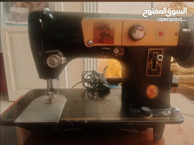 ماكينة خياطة