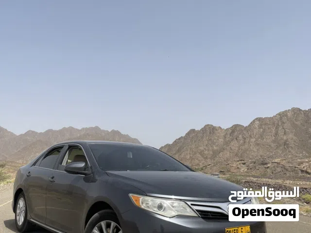 2014 تويوتا كامري LE