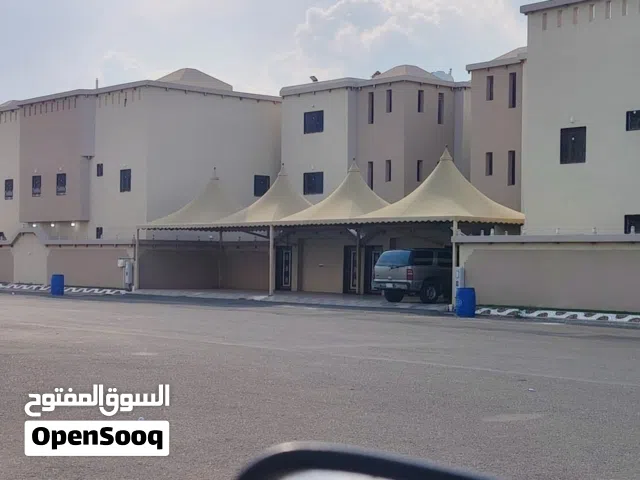 مظلات وسواتر ساندوتش بنل