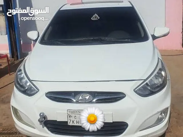 هيونداي اكسنت مضلع 2012 فتحة سقف للبيع شاذ في الخرطوم