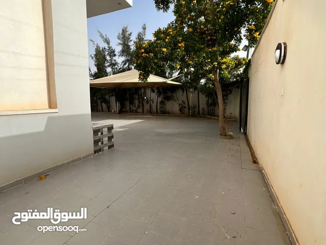 365 m2 More than 6 bedrooms Villa for Sale in Tripoli Tajura