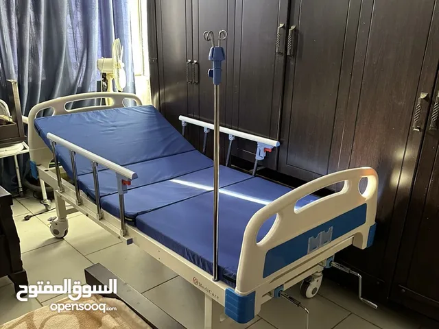 سرير طبي للبيع بسعر مغري