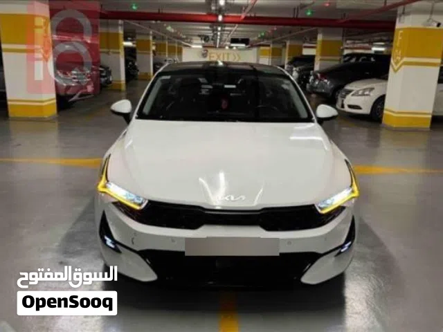 K5 1600تيربو موديل2022 وارد امريكي حادثهه فقط بالبنيد مصلح بدون دواخل السياره نضيفه ومناقصهه اي شي