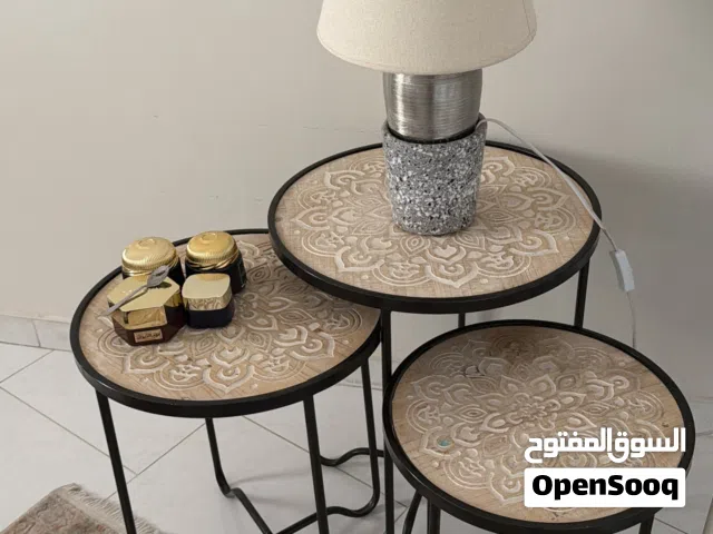عدد 3 طاولات مع بعض