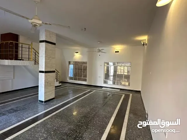 300 m2 4 Bedrooms Townhouse for Rent in Basra Oman