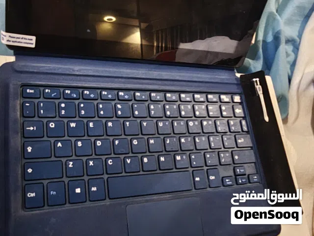 لابتوب محمول صغير الحجم