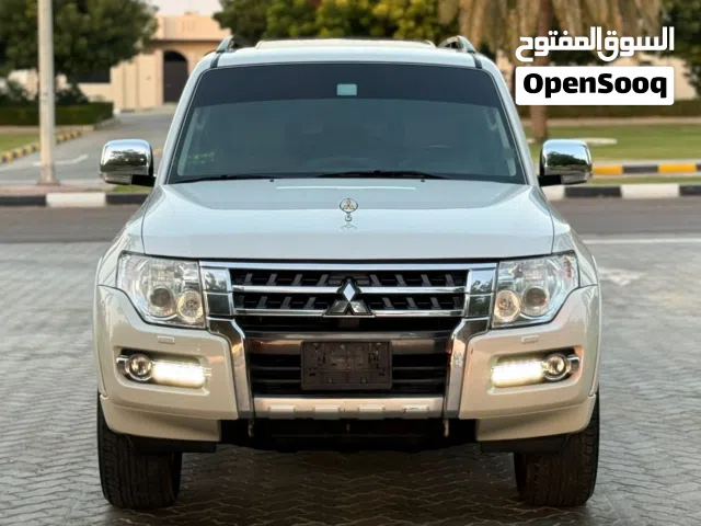 ميتسوبيشى باجيرو 3800 GLSموديل 2016صبغ وكالةجلدفتحة مثبت سرعة شاشة غمازات جانبية بحالة ممتازة