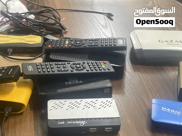 عدد من الرسيفرات منها أندرويد ورسيفر معن وكلوها انتر نت