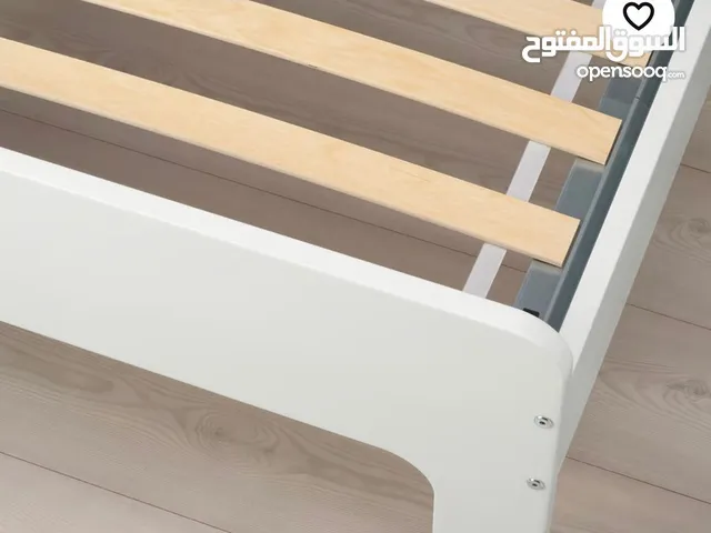 سرير ايكيا استعمال اقل من الخفيف كالجديد