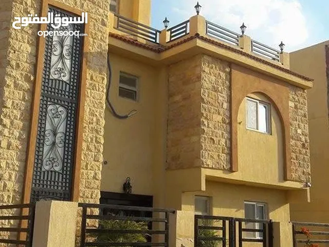 350 m2 4 Bedrooms Villa for Sale in Giza Sheikh Zayed