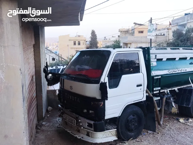 تنك ماء تويوتا 4 متر ونص
