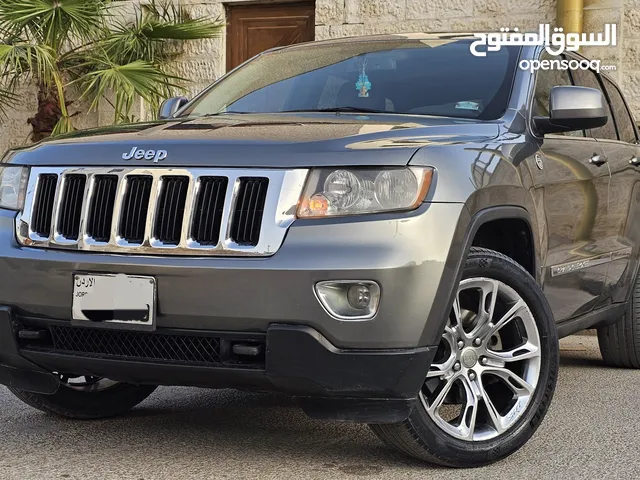 Grand Cherokee 2011 - جراند شروكي فل اضافات بانوراما بحالة ممتازة