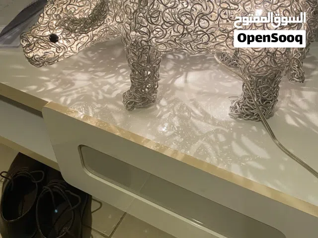مصباح جميل فضي اللون للبيع