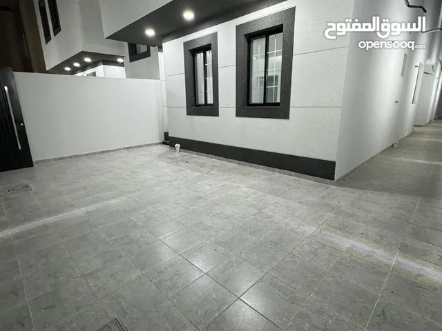 5 m2 5 Bedrooms Apartments for Rent in Tabuk Al Yarmuk