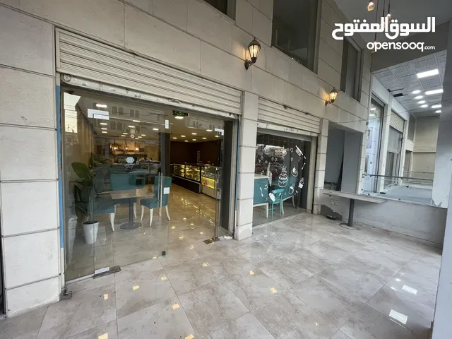 بابين تجاريات للبيع مساحة البناء 66 متر مع إمكانية اضافة سدة موقع مميز قابل لتفاوض غير منتهي بتمليك