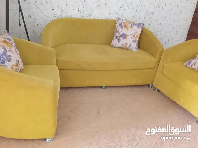 صالون مستعمل نظيف