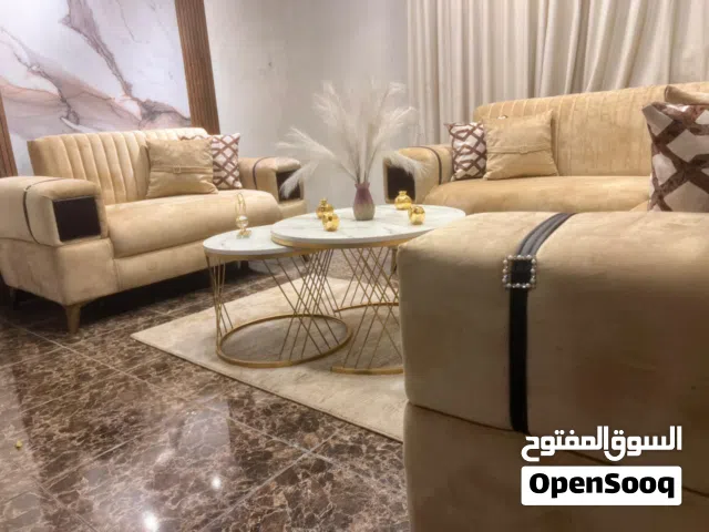 طقم كورنر فخم – 9مقاعد  طقم كنب أنيق يعطي فخامة ولمسة راقية للصالون، مطرز تطريز يدوي تصميم