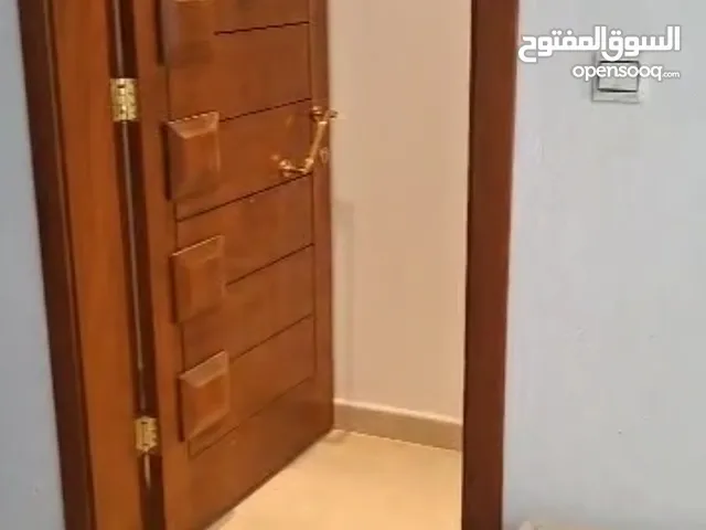 شقة للبيع في قاريونس خلف وكيل هواندي