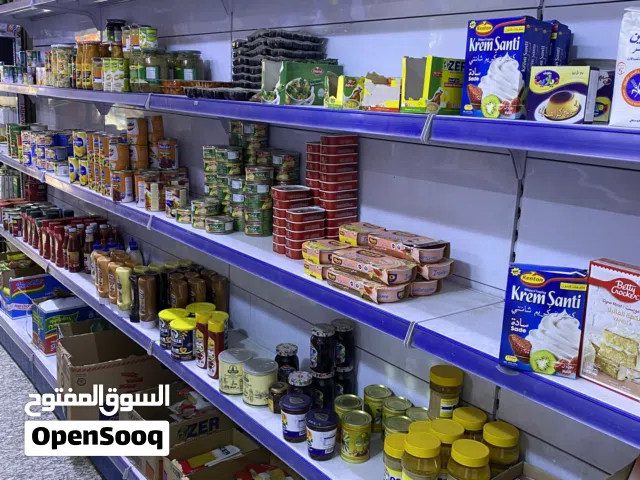 أرفف محل بحالة ممتازة للبيع