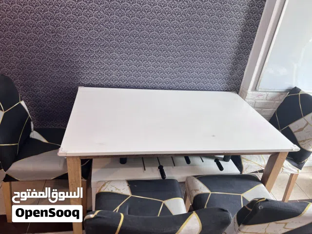 Dining table with 4 chair