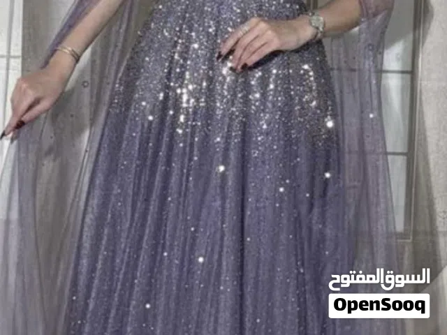 فستان انيق وراقي وجميل للمناسبات الاعراس والسهرات والحفلات