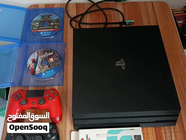 بلايستيشن فور برو بحاله الوكاله نضيفه جدا جدا
