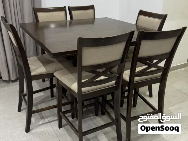 طاولة طعام لستة (6) أشخاص. خشب طبيعي. صناعة ماليزية. Dining table for 6 people. Solid wood.