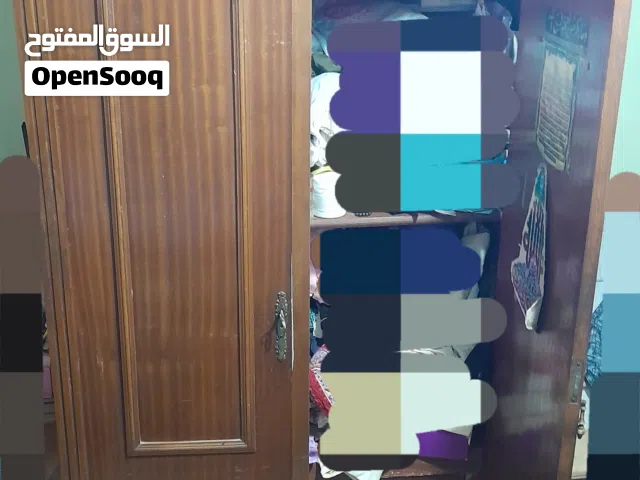 دولاب بلاكار بني اللون