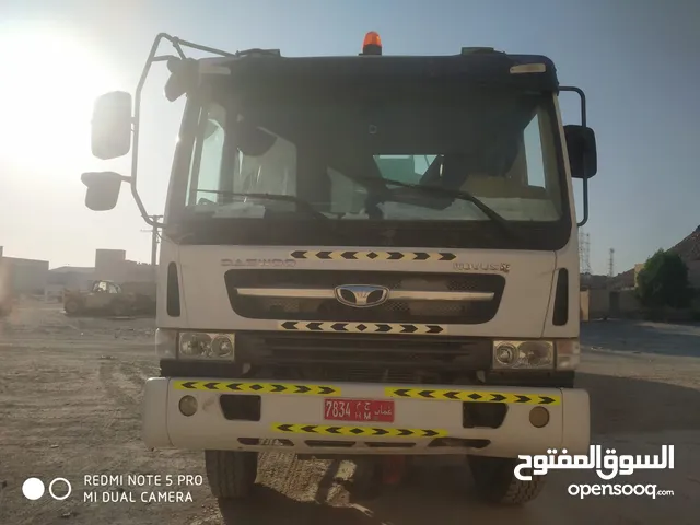 DAEWOO UNIT WITH  GREEN WATERTANKER TRAILER   راس تريلا دايو مع تنكر مياه خو 8000GL FOR SALE