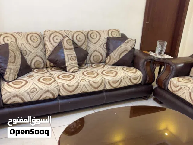طقم كنب جلد + خشب زان للبيع