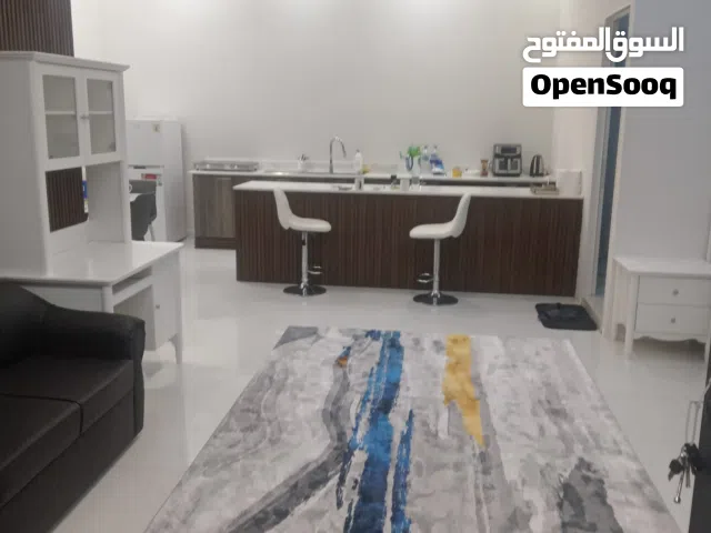 استيديو كبير مفروش للإيجار