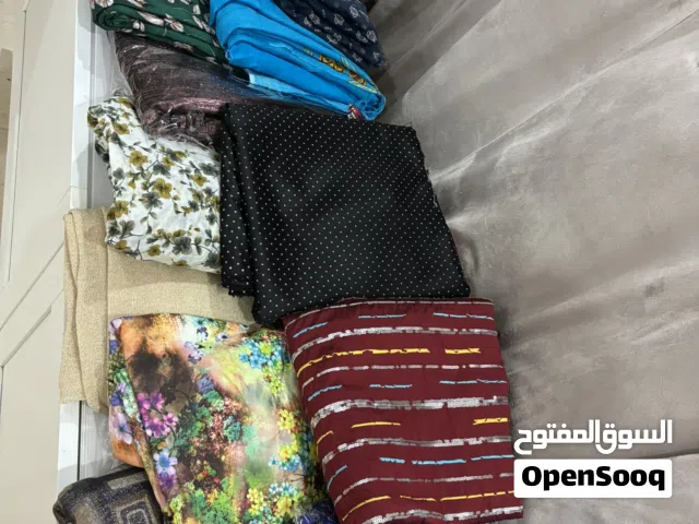 للبيع خامات أكثر من أربعين قطعة متنوعة اسعارهم اقل من الجملة
